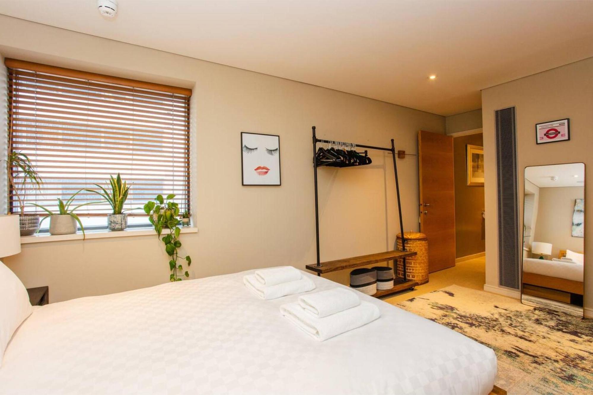 Modern 3 Bedroom Apartment In Paddington London Exterior photo
